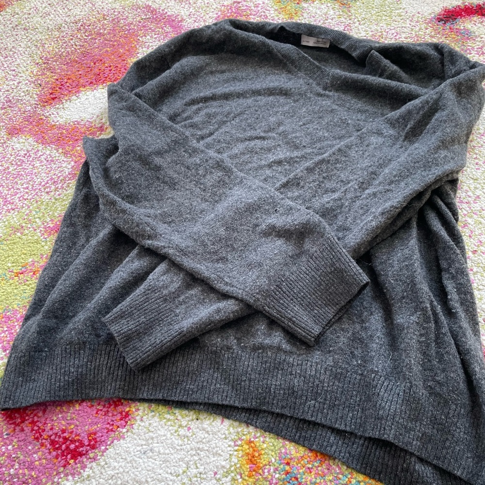 Men’s V-Neck Sweater